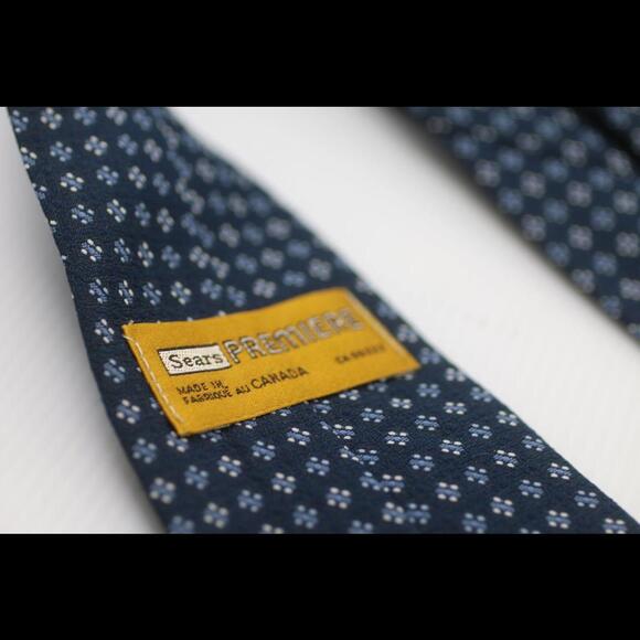 Sears premiere Made in CAnada tie - Picture 6 of 7